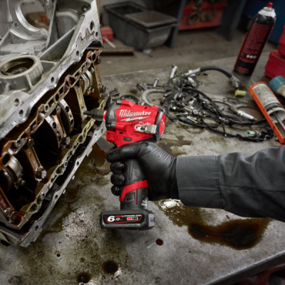 Milwaukee รุ่น M12 FIW2F38-0 บล็อกกระแทกไร้สาย 12 โวลต์ 3/8" (เครื่องเปล่า)